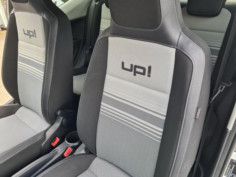 VOLKSWAGEN UP