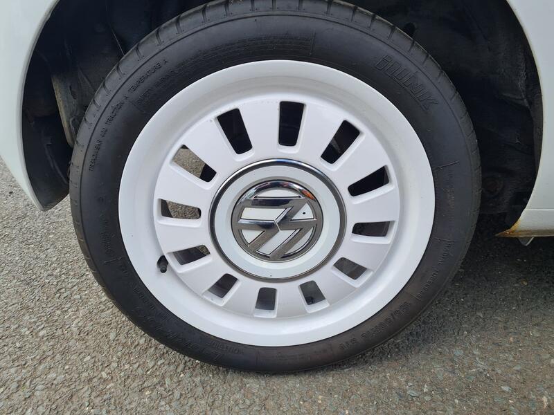 VOLKSWAGEN UP