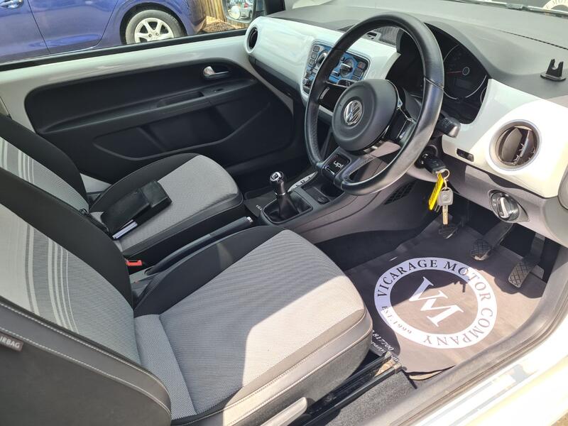 VOLKSWAGEN UP