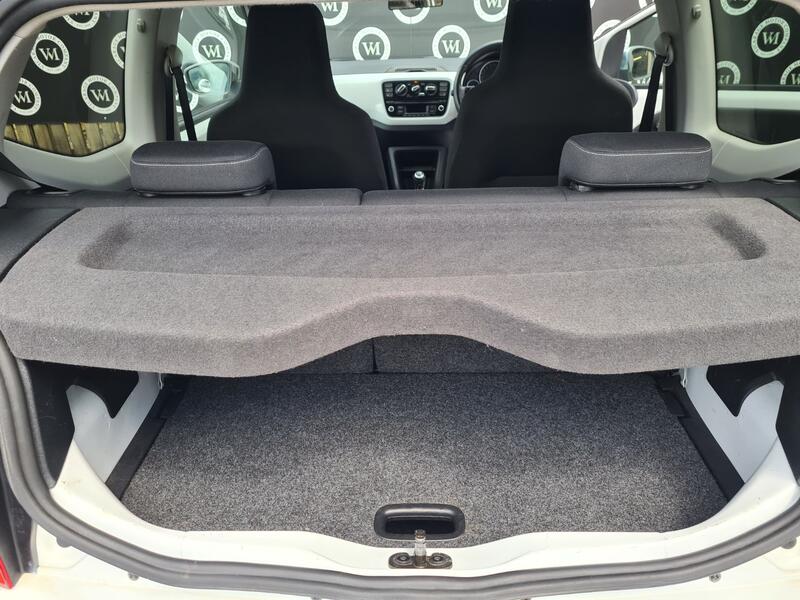 VOLKSWAGEN UP