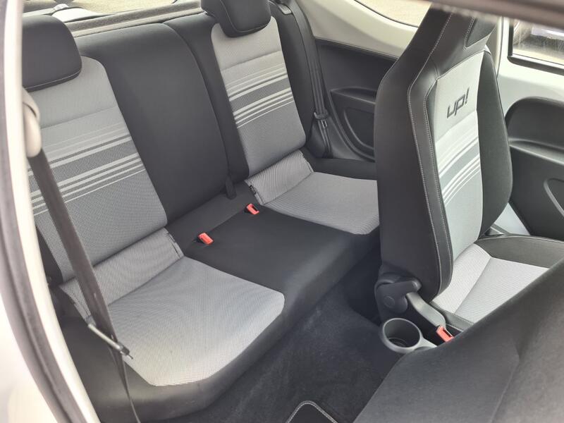 VOLKSWAGEN UP