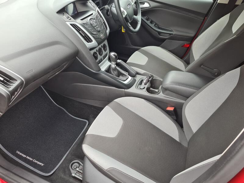FORD FOCUS