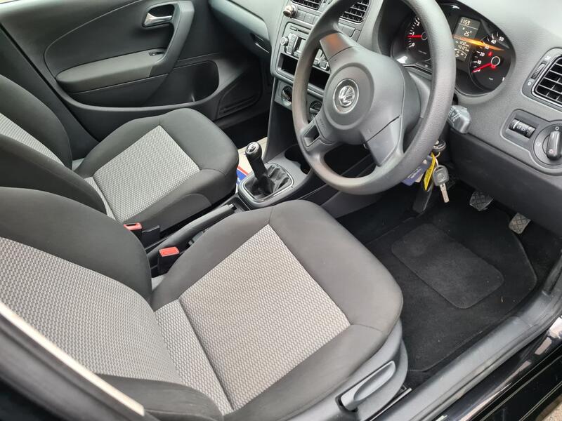 VOLKSWAGEN POLO