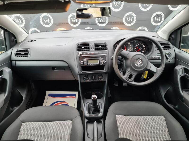 VOLKSWAGEN POLO
