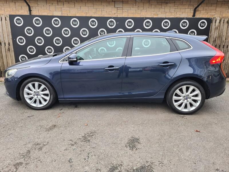VOLVO V40