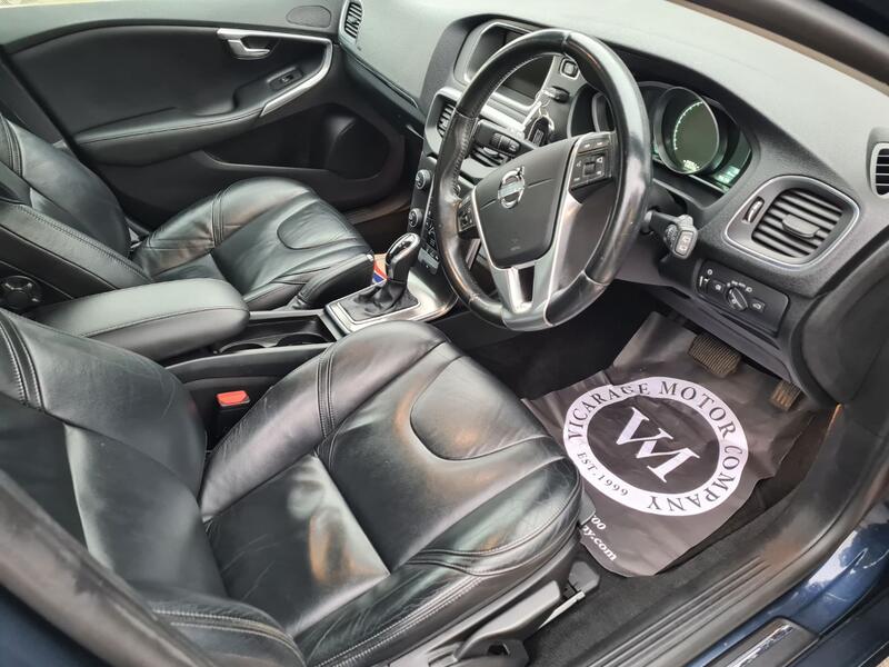 VOLVO V40