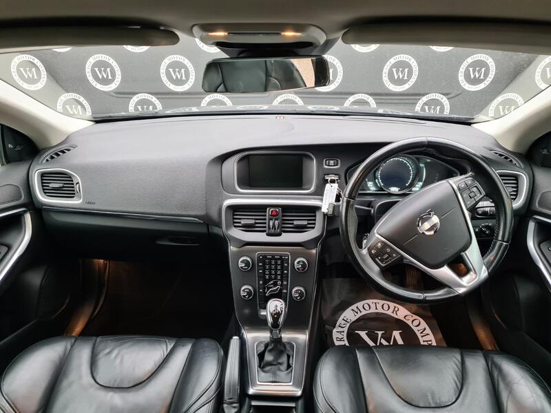 VOLVO V40