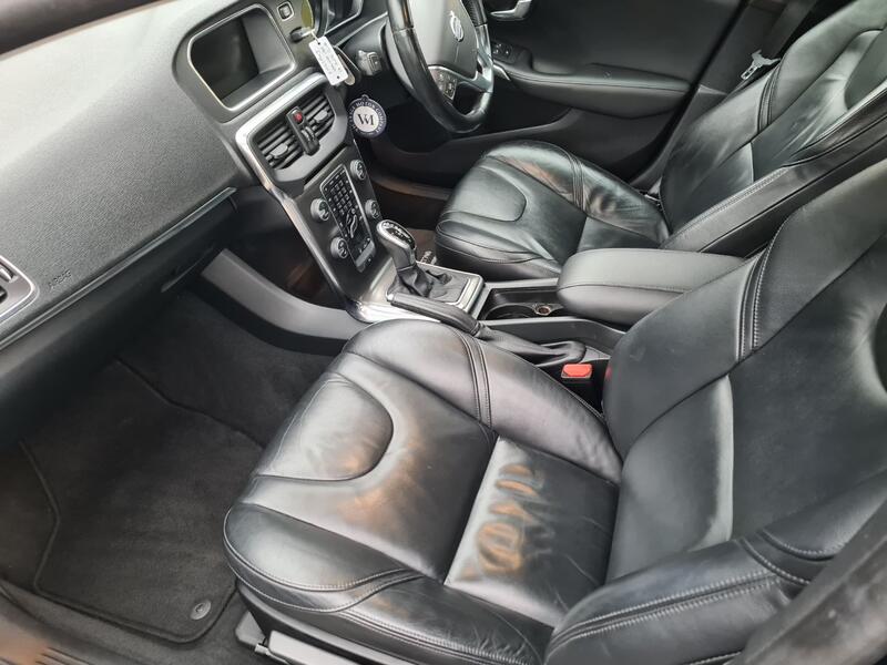 VOLVO V40