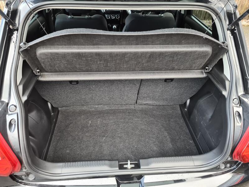 SUZUKI SWIFT