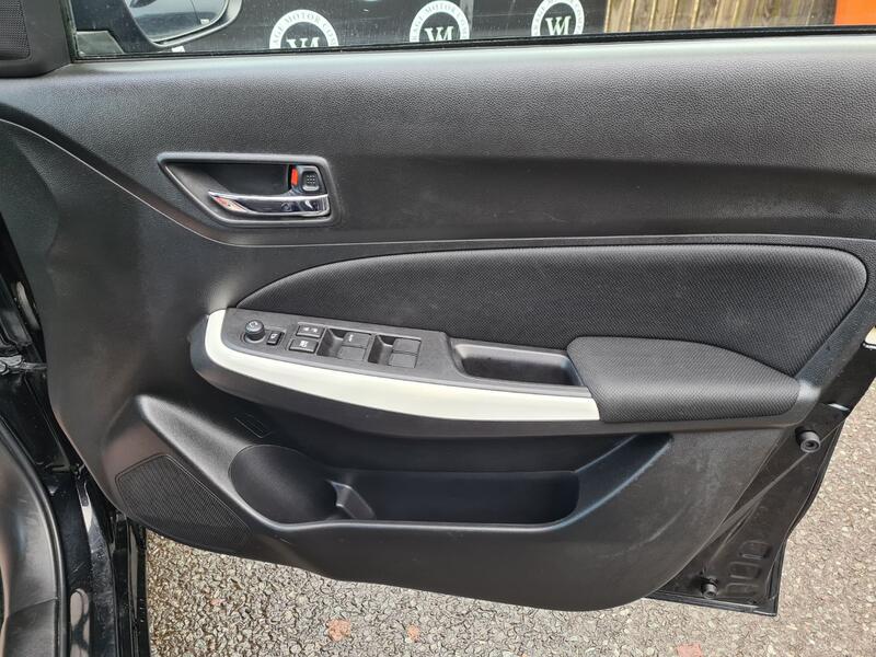 SUZUKI SWIFT