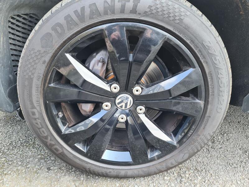 VOLKSWAGEN TOUAREG