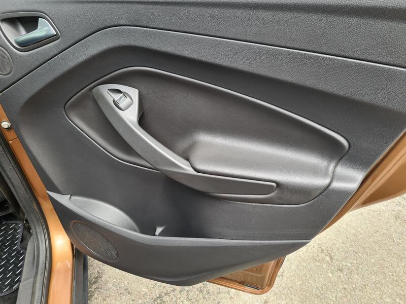 FORD KUGA