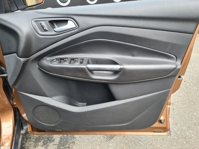 FORD KUGA