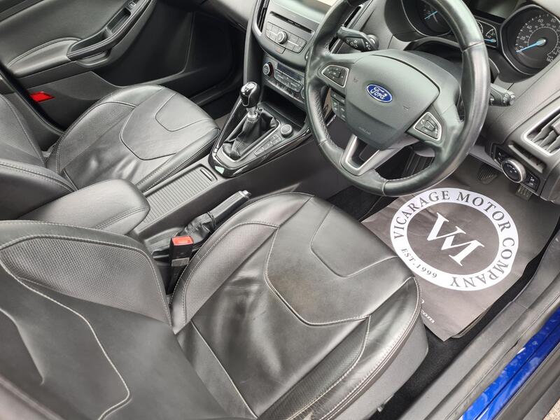 FORD FOCUS