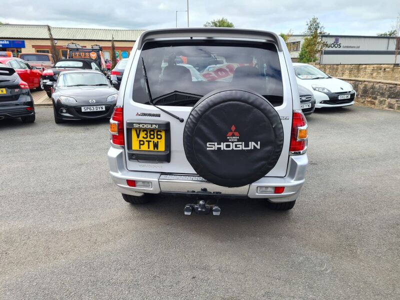 MITSUBISHI SHOGUN