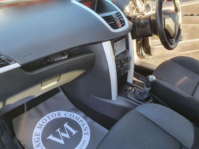 PEUGEOT 207