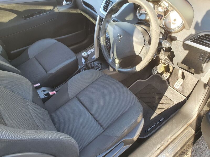 PEUGEOT 207
