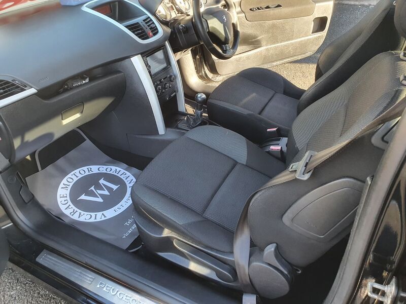 PEUGEOT 207