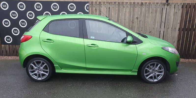 MAZDA 2
