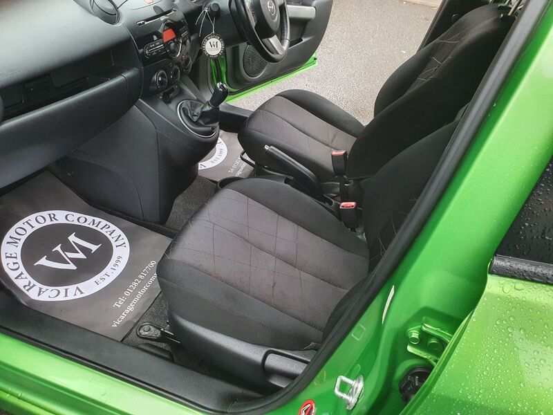 MAZDA 2