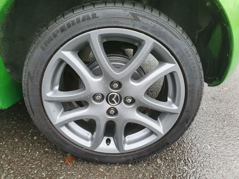 MAZDA 2