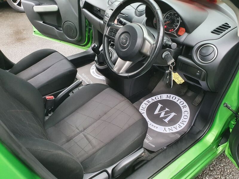 MAZDA 2