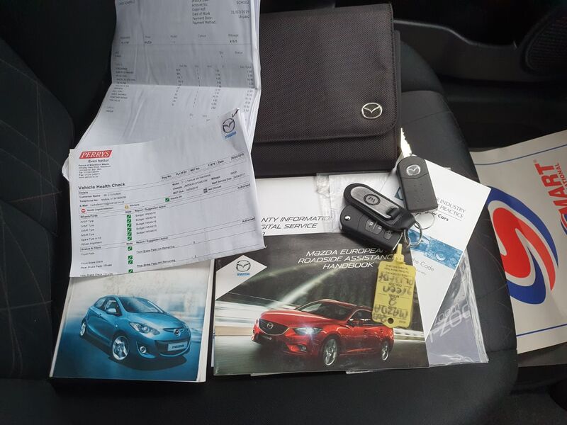 MAZDA 2