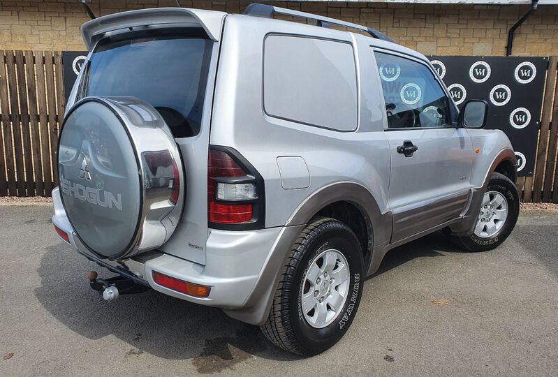MITSUBISHI SHOGUN