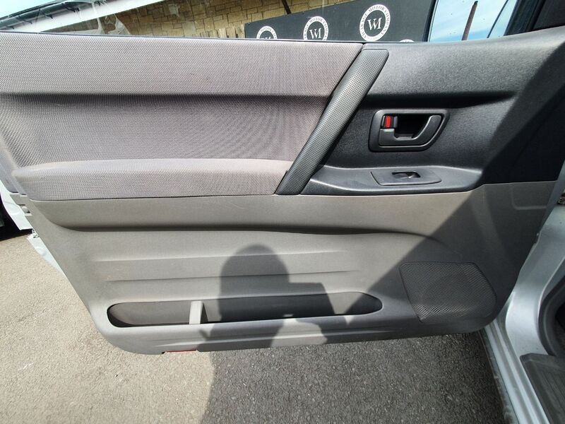 MITSUBISHI SHOGUN