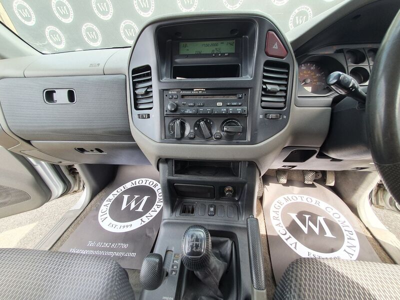 MITSUBISHI SHOGUN