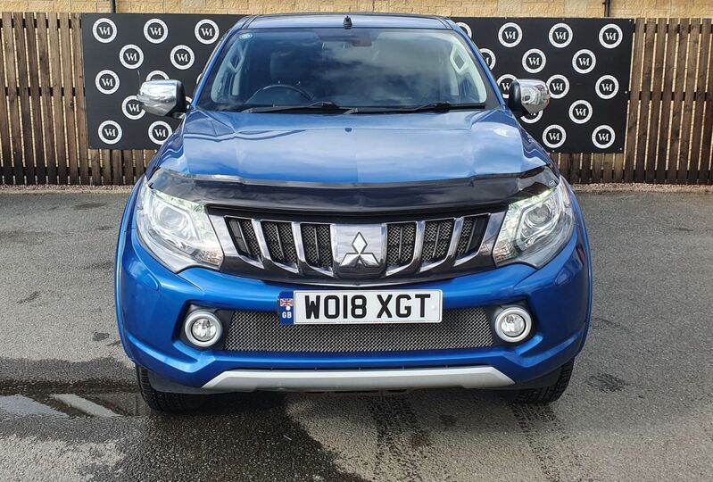 MITSUBISHI L200