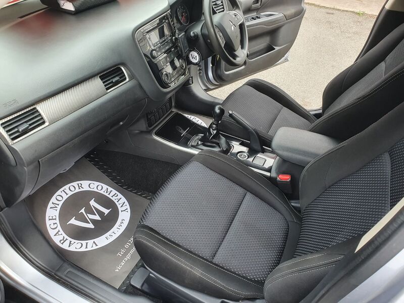 MITSUBISHI OUTLANDER