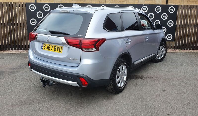 MITSUBISHI OUTLANDER