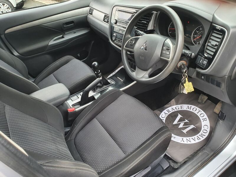 MITSUBISHI OUTLANDER