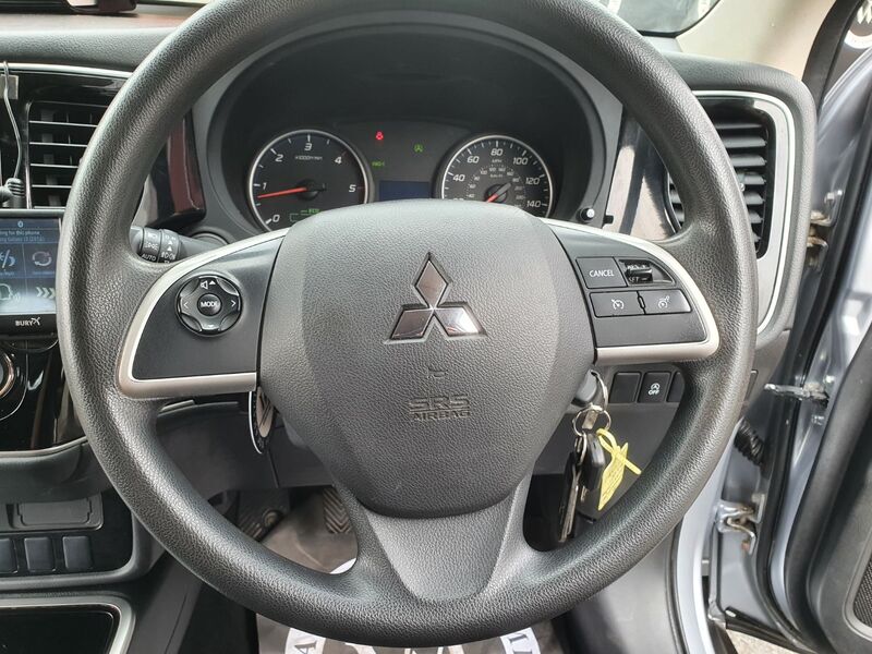MITSUBISHI OUTLANDER