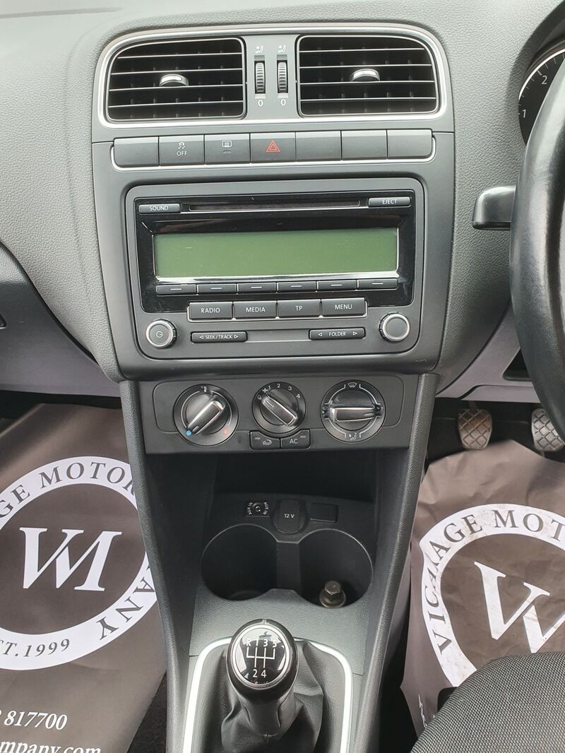 VOLKSWAGEN POLO