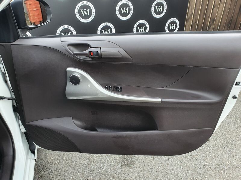 TOYOTA IQ