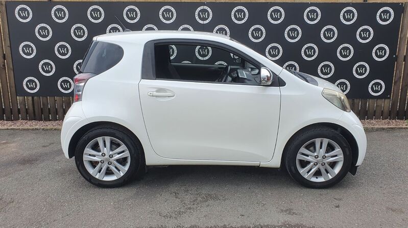 TOYOTA IQ