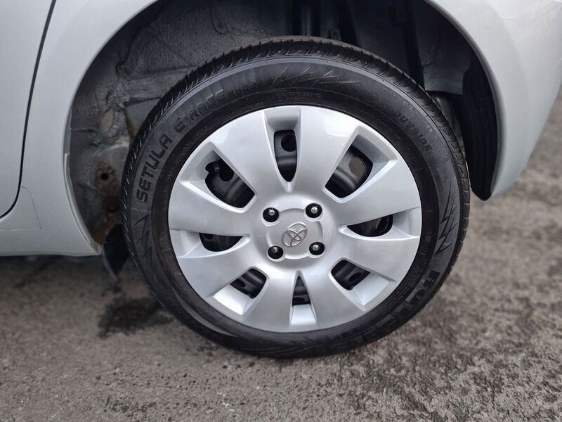 TOYOTA YARIS