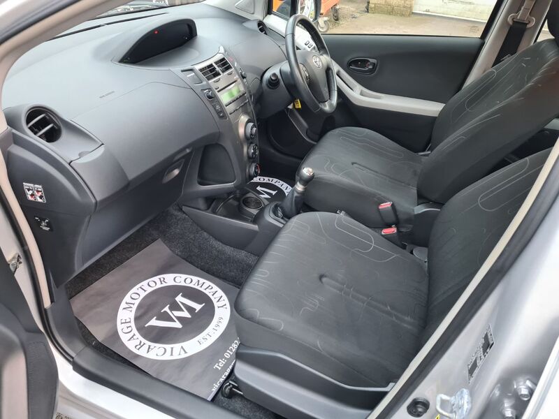 TOYOTA YARIS