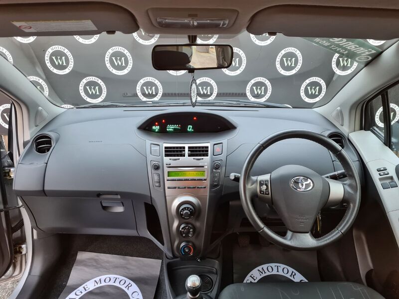 TOYOTA YARIS