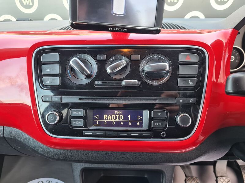VOLKSWAGEN UP