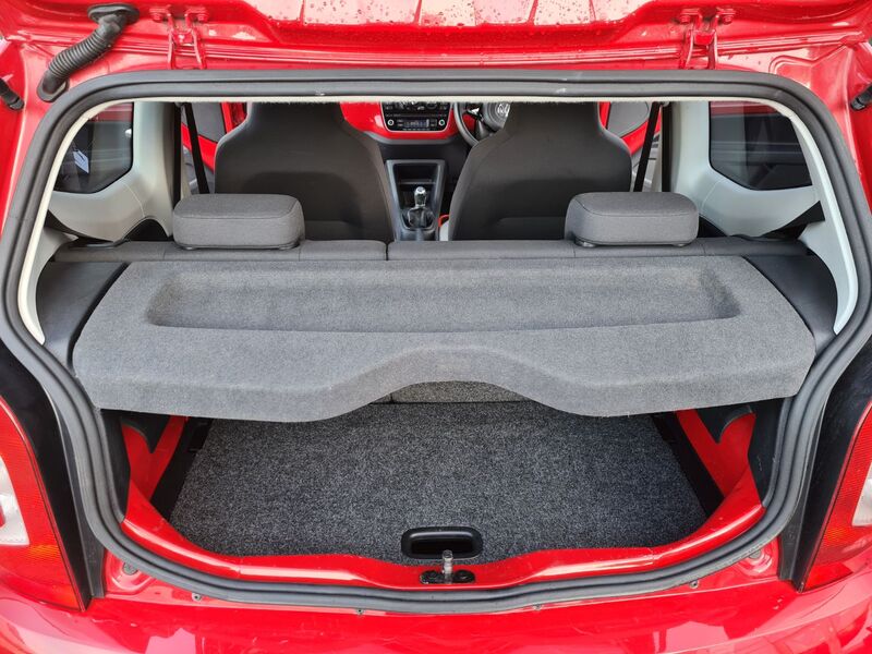 VOLKSWAGEN UP