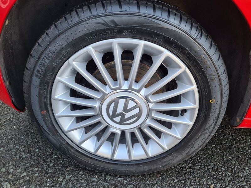 VOLKSWAGEN UP