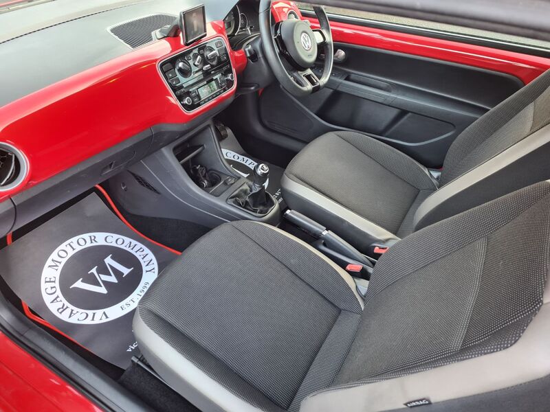 VOLKSWAGEN UP