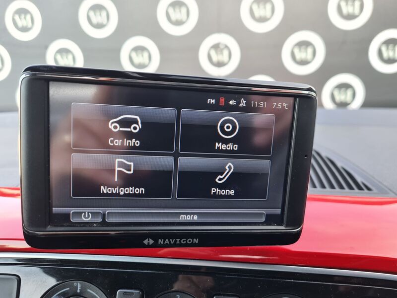 VOLKSWAGEN UP