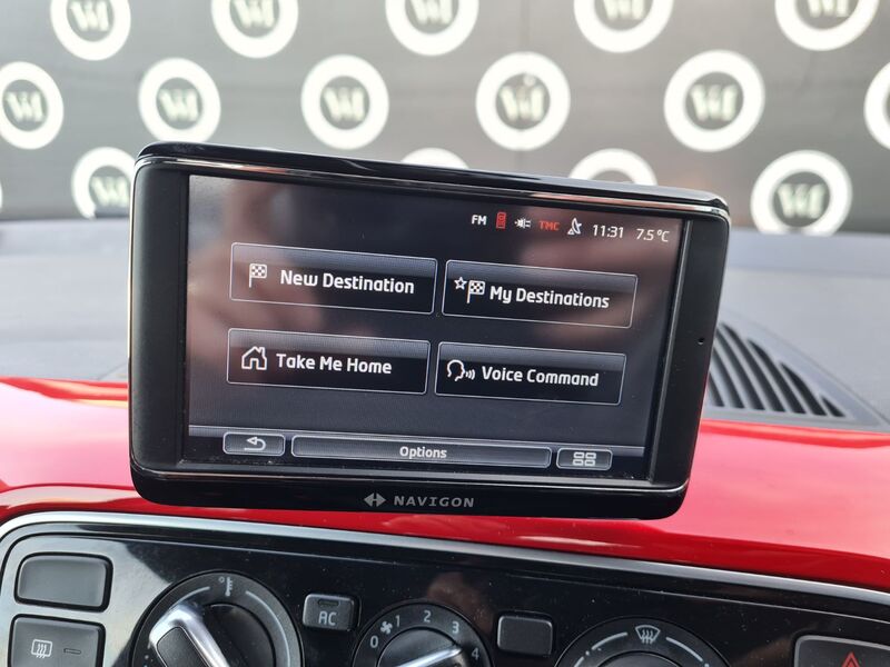 VOLKSWAGEN UP