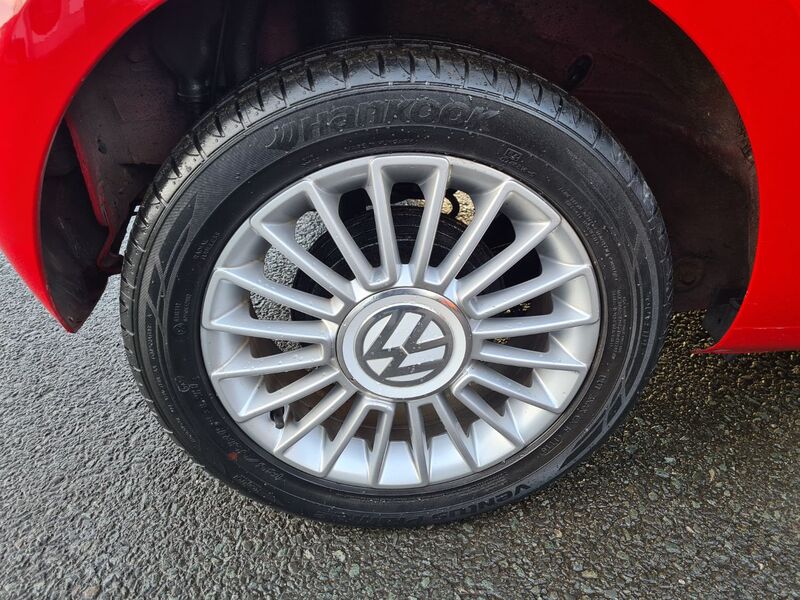VOLKSWAGEN UP