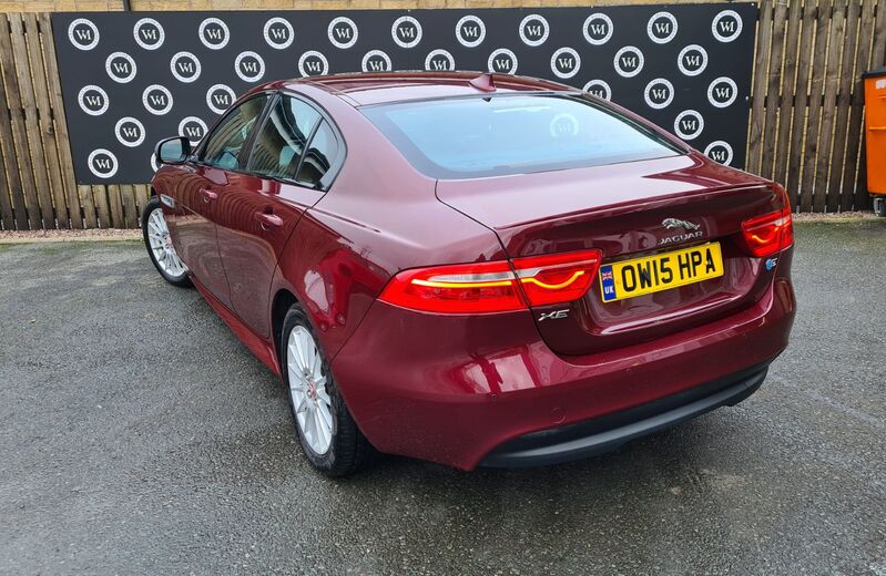 JAGUAR XE